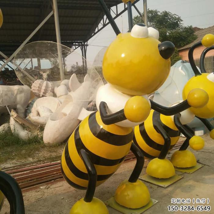 蜜蜂雕塑厂家，仿真昆虫雕塑，玻璃钢彩绘蜜蜂雕塑厂
